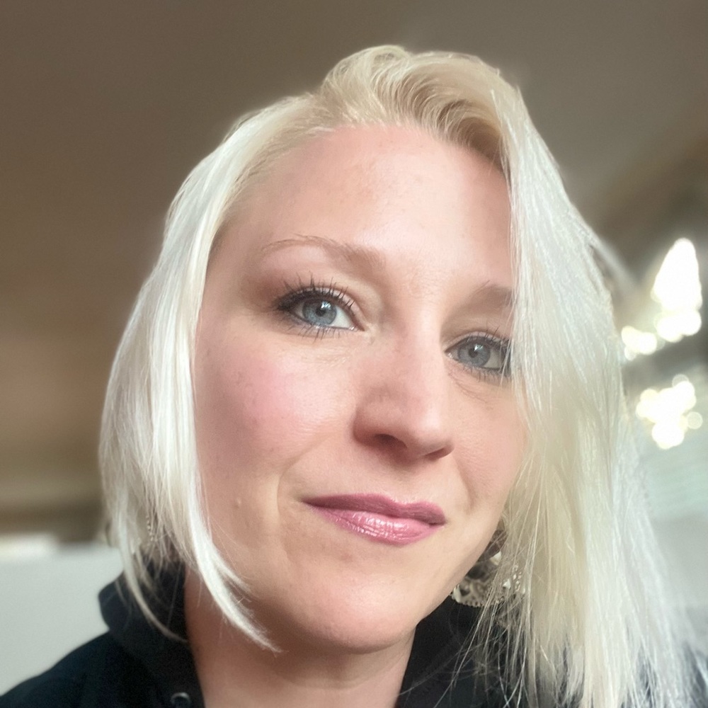 Meet your Posher, Nicole m